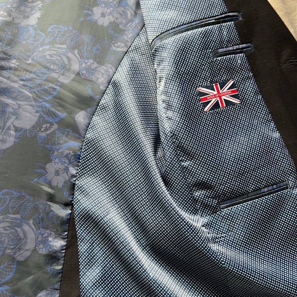 Mens tux - Picture 3 of 9